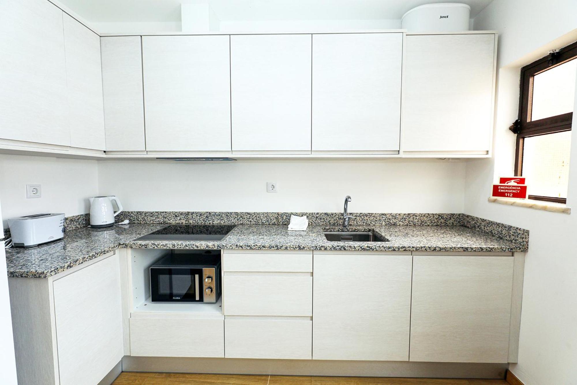 B87 - Windmill 2 Bed Apartment In Odiáxere Exteriör bild