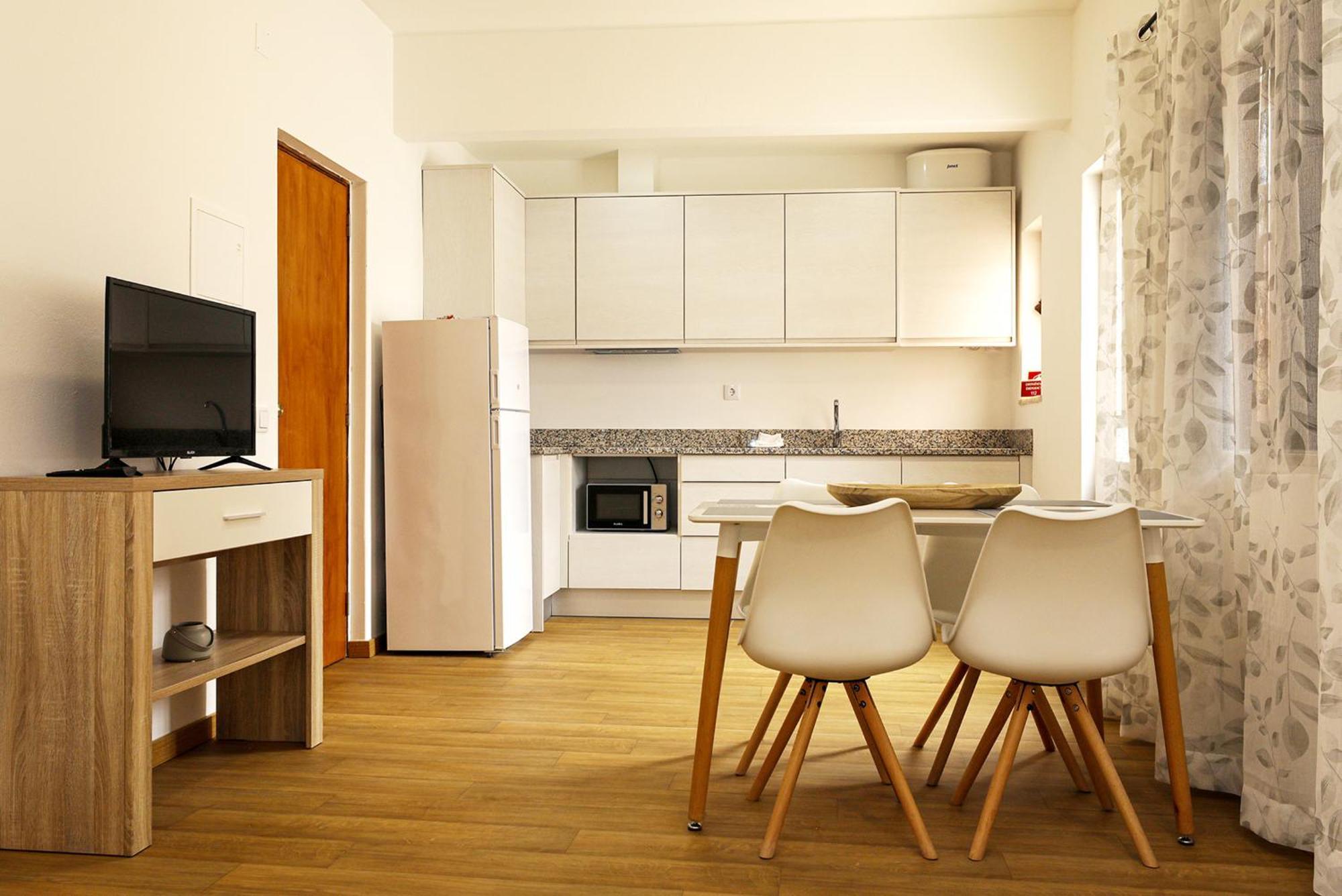 B87 - Windmill 2 Bed Apartment In Odiáxere Exteriör bild